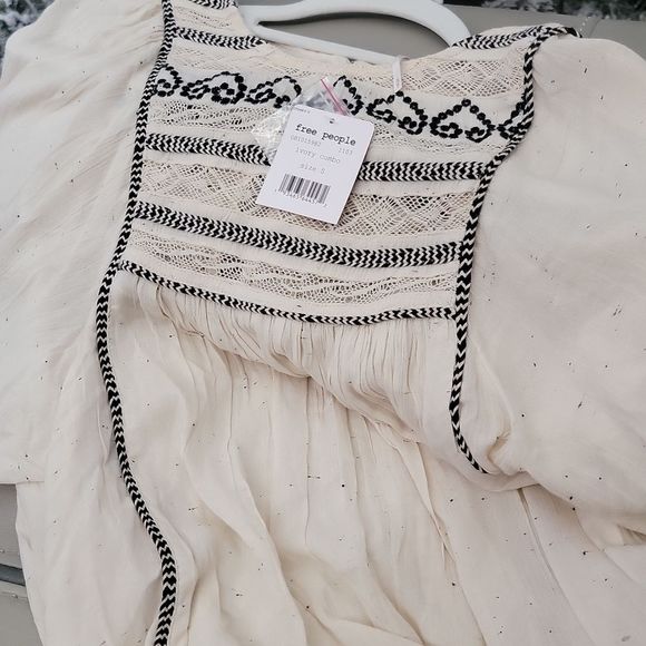 FREE PEOPLE IVORY AND LACE TOP-SMALL - Picture 3 of 3